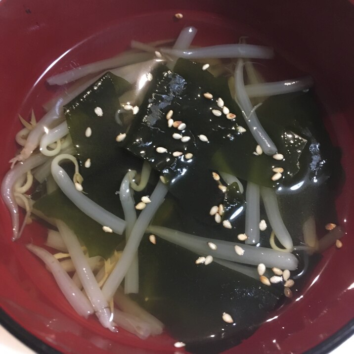 おいしくて節約！もやしとわかめの中華スープ